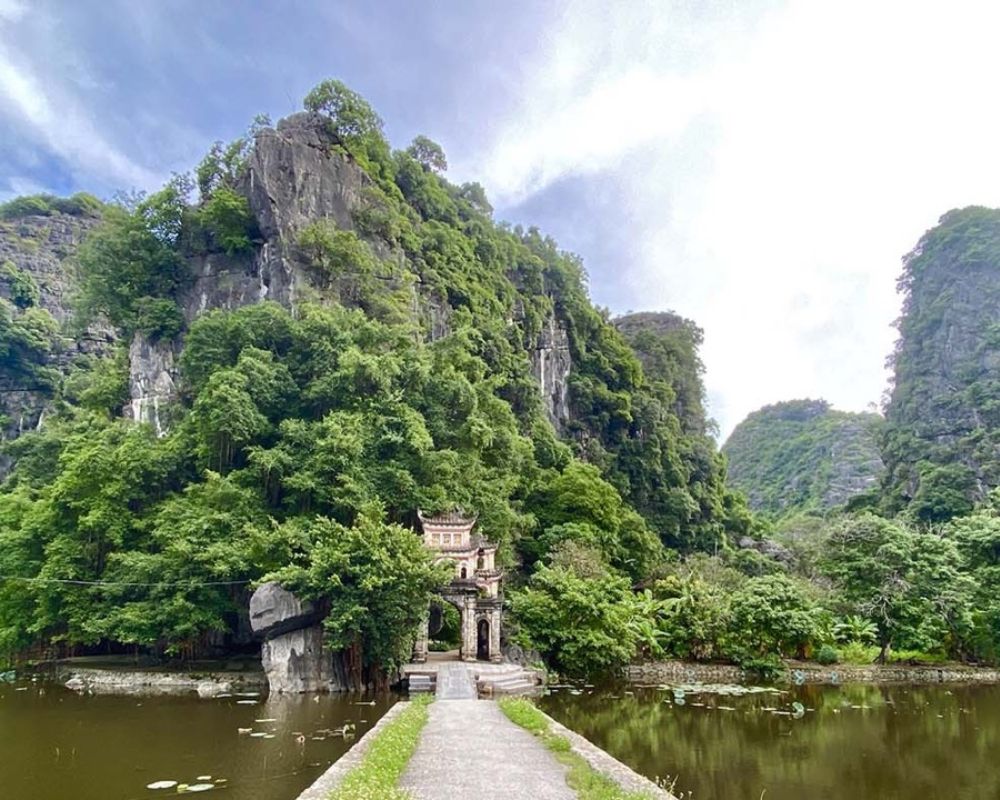 ninh binh to halong bay private transfer