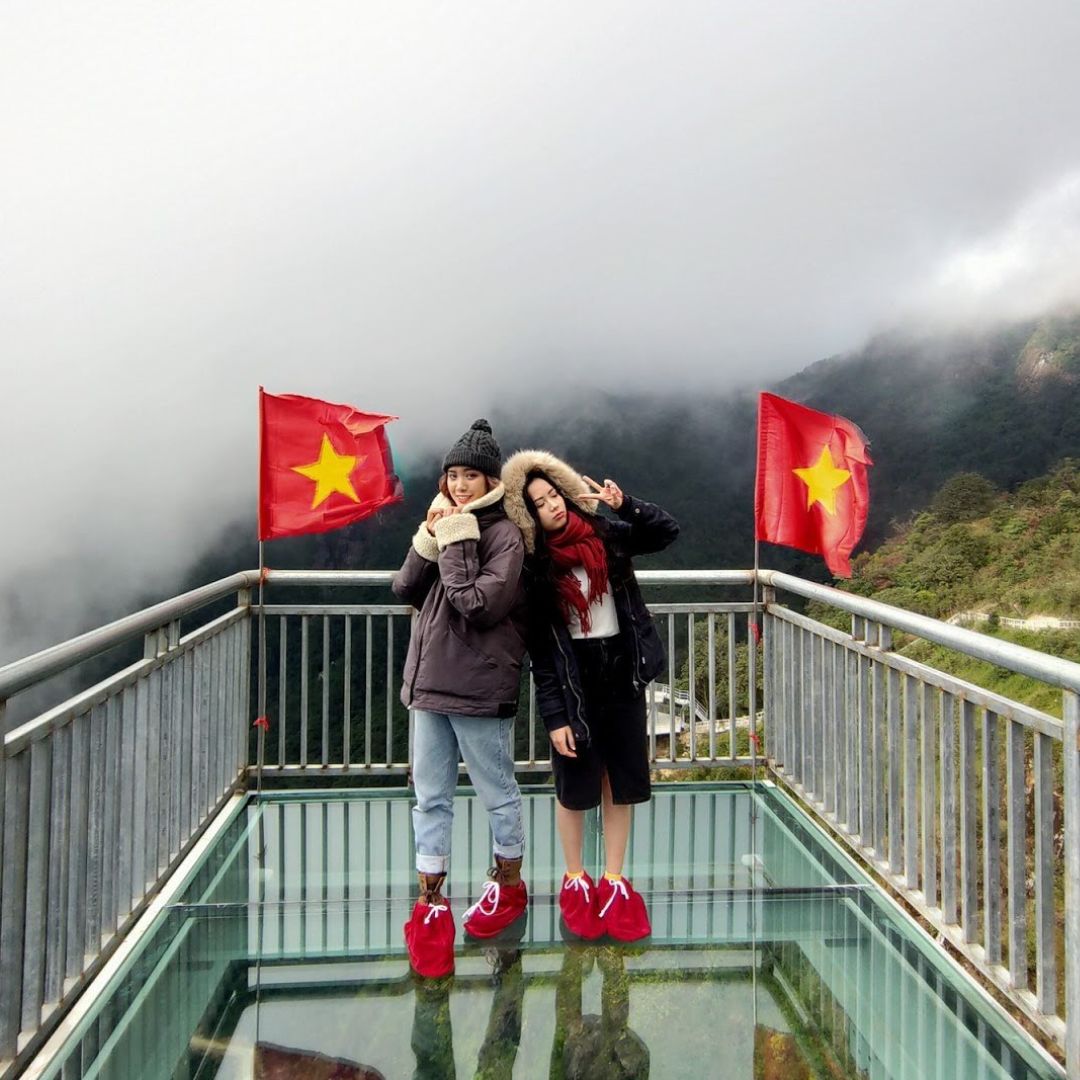 glass bridge sapa opening hours