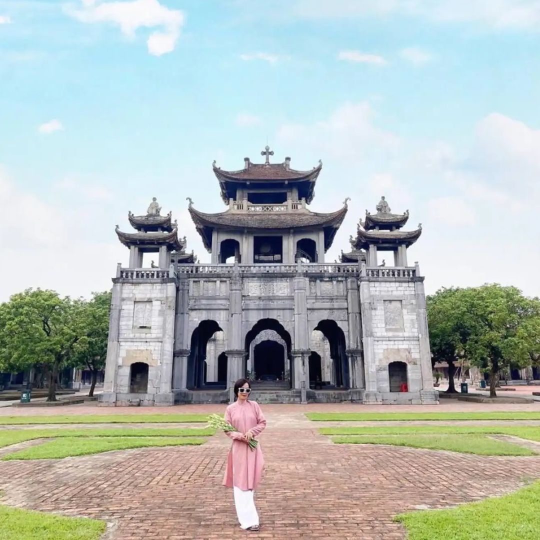 famous cathedral in Ninh Binh 