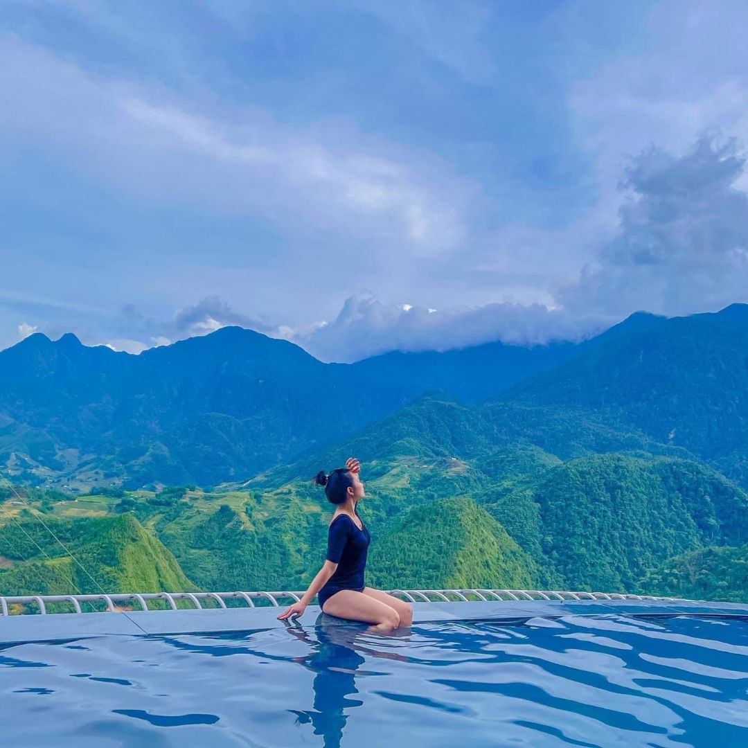 Pistachio Hotel Sapa infinity pools